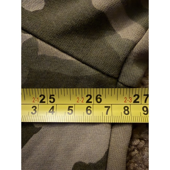 Under Armour San Antonio Brahmas LS Hooded Sweatshirt UFL USA Flag Camo 2XL JBHS - Picture 8 of 9